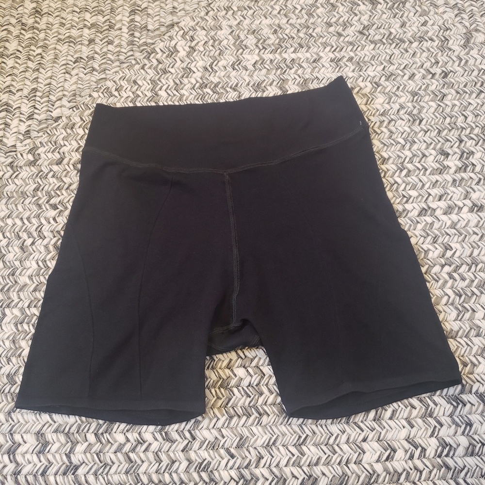 Free People movement seamless biker shorts. SIZE M/L